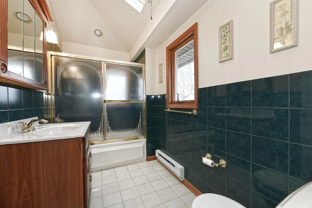 115 Bowling Lane Deer Park NY 11729
