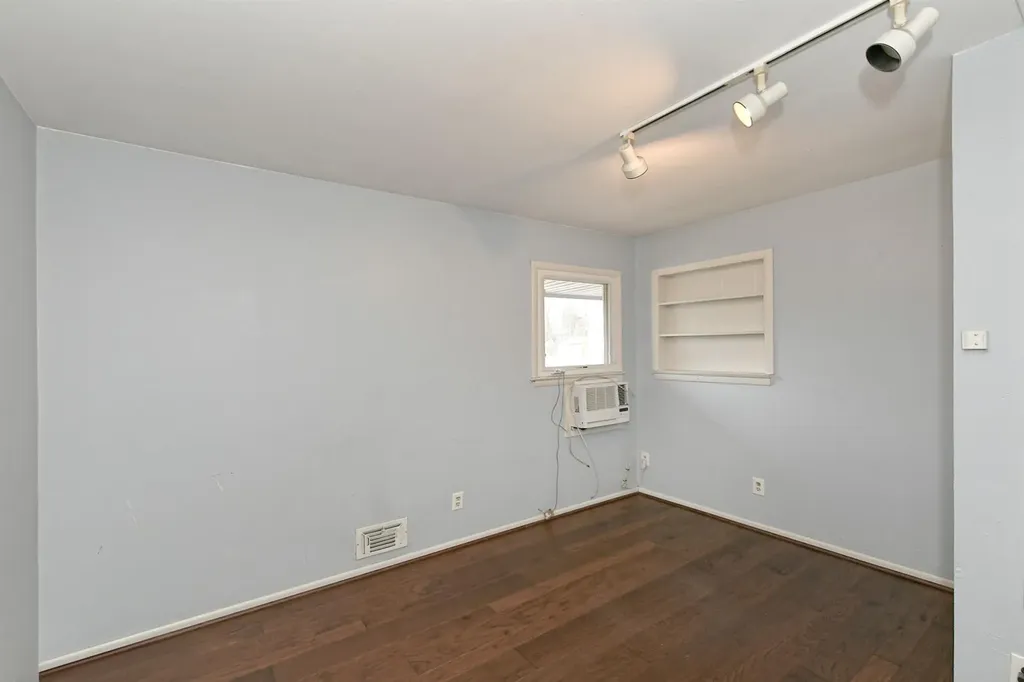 115 Bowling Lane Deer Park NY 11729