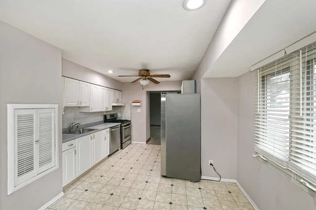 115 Bowling Lane Deer Park NY 11729
