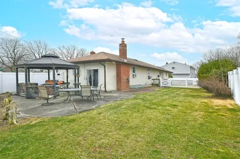 115 Bowling Lane Deer Park NY 11729