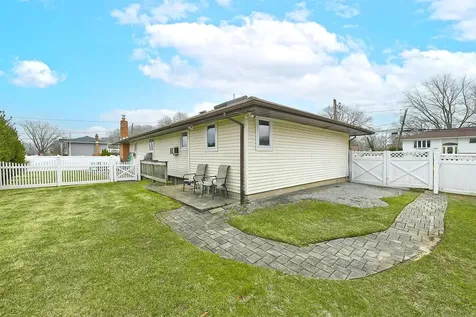 115 Bowling Lane Deer Park NY 11729