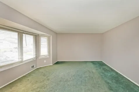 115 Bowling Lane Deer Park NY 11729