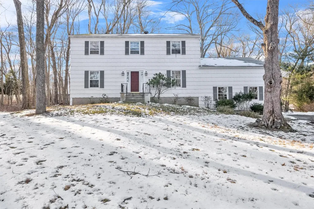 8 Summit Circle Somers NY 10589