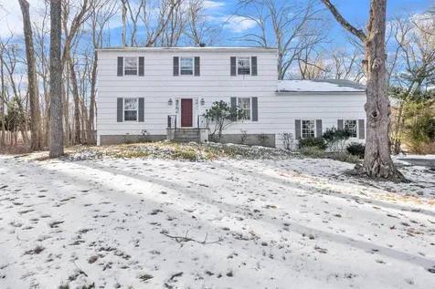 8 Summit Circle Somers NY 10589