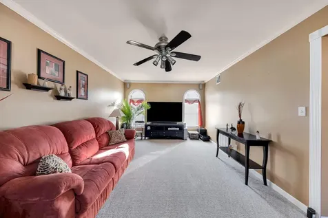 8 Remington Avenue Selden NY 11784