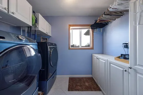 8 Remington Avenue Selden NY 11784