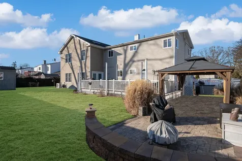 8 Remington Avenue Selden NY 11784