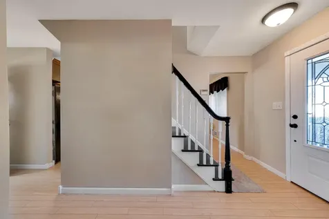 8 Remington Avenue Selden NY 11784