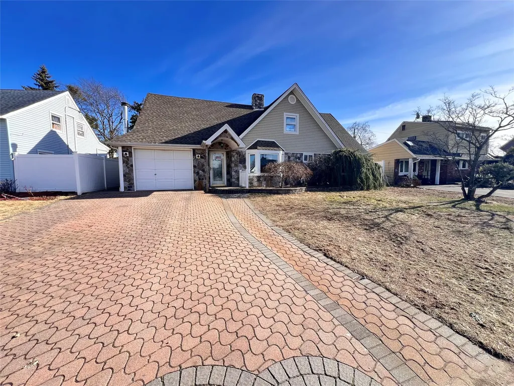 50 Prentice Road Levittown NY 11756