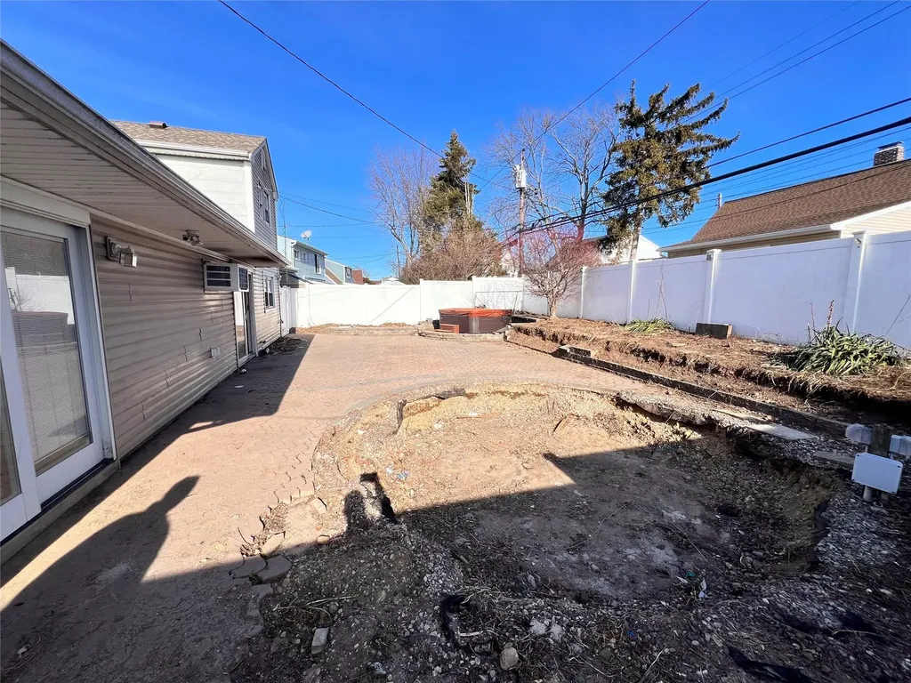 50 Prentice Road Levittown NY 11756