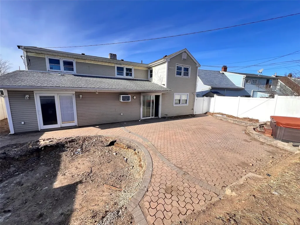 50 Prentice Road Levittown NY 11756