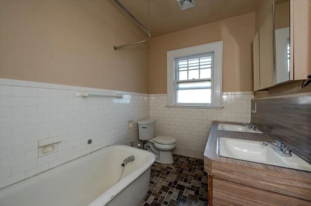 896 Central Avenue Woodmere NY 11598