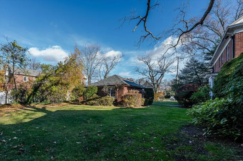 896 Central Avenue Woodmere NY 11598