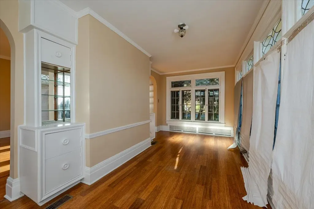 896 Central Avenue Woodmere NY 11598