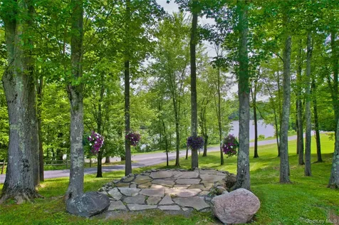 71 Lippincott Road Wallkill NY 12589