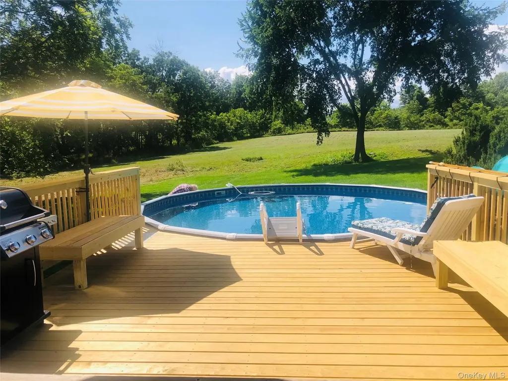 69 Lippincott Road Wallkill NY 12589