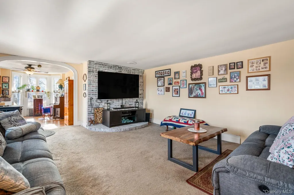 69 Lippincott Road Wallkill NY 12589