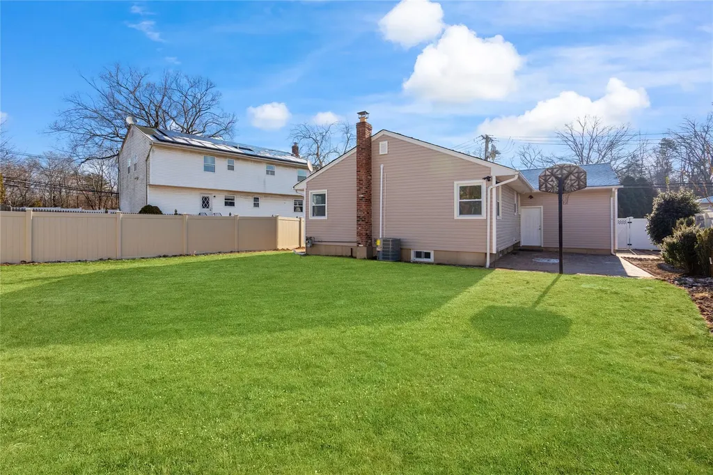 253 Haypath Road Old Bethpage NY 11804