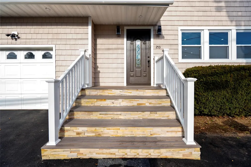 253 Haypath Road Old Bethpage NY 11804