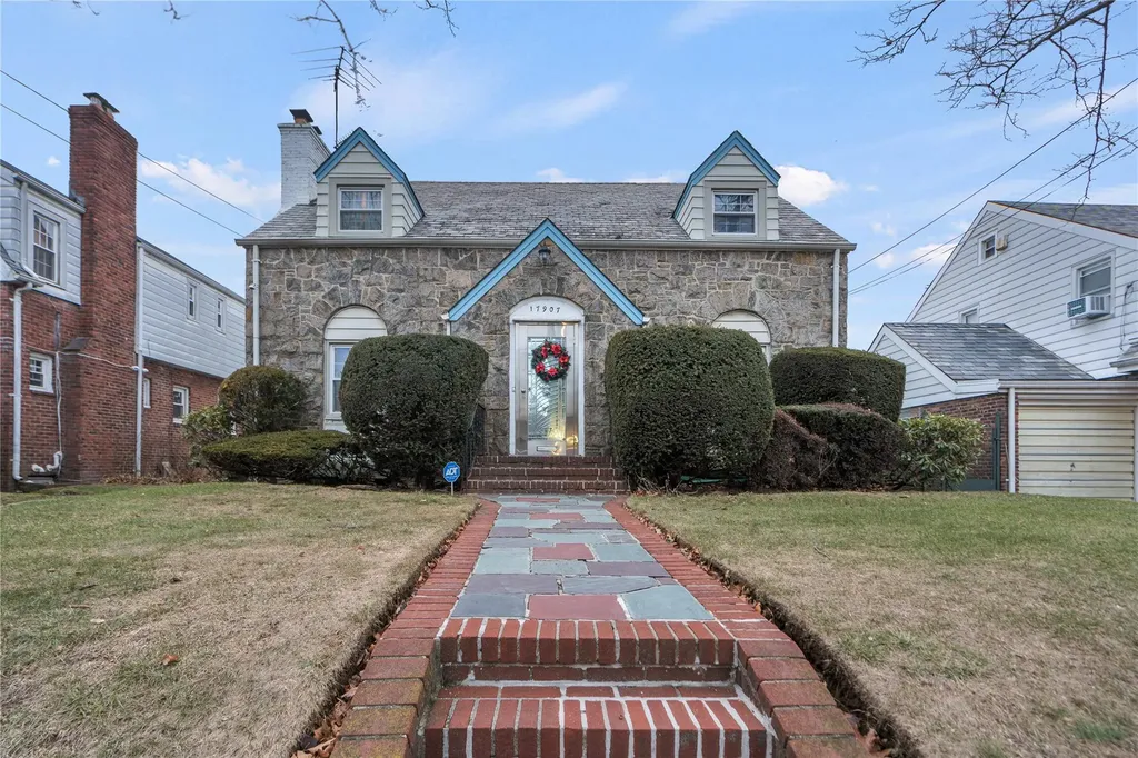 17907 Murdock Avenue Addisleigh Park NY 11434