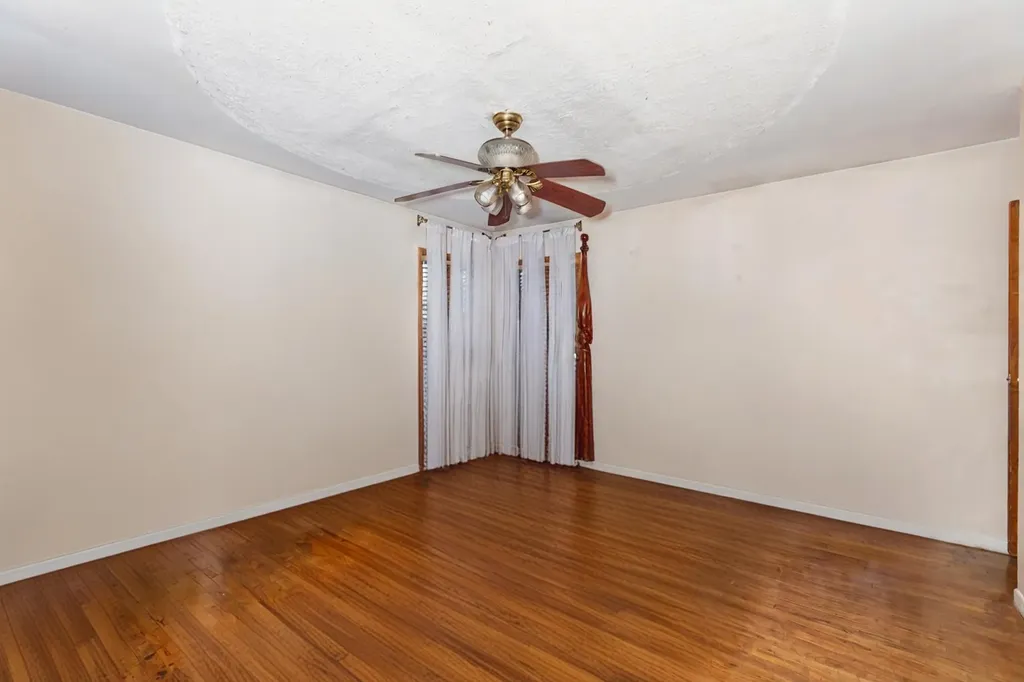 7 Mars Road Bay Shore NY 11706