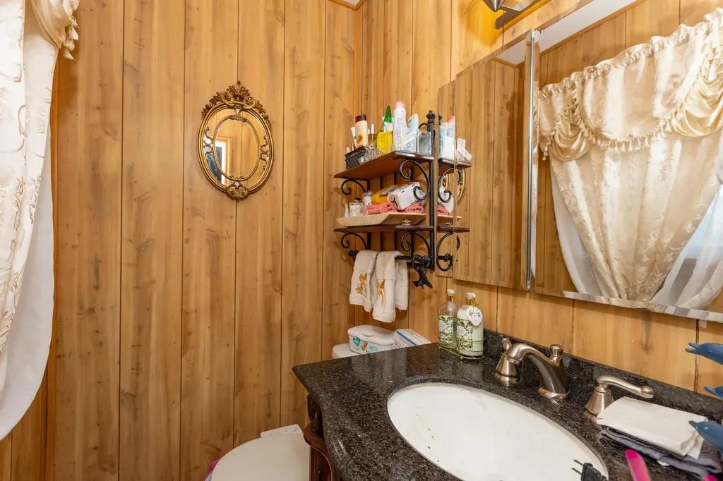 7 Mars Road Bay Shore NY 11706
