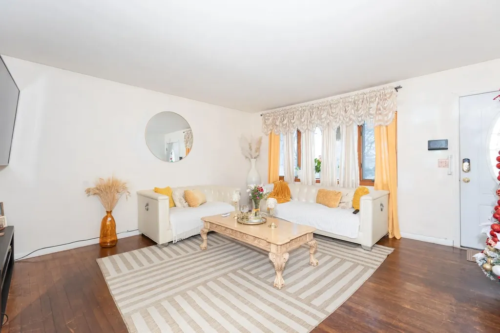 7 Mars Road Bay Shore NY 11706