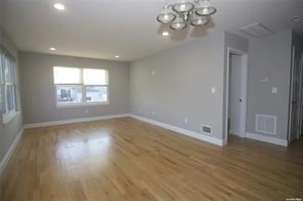 113 Kopf Road Bellmore NY 11710