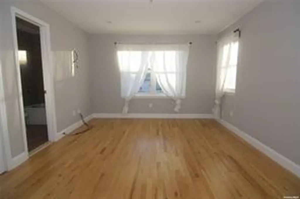 113 Kopf Road Bellmore NY 11710