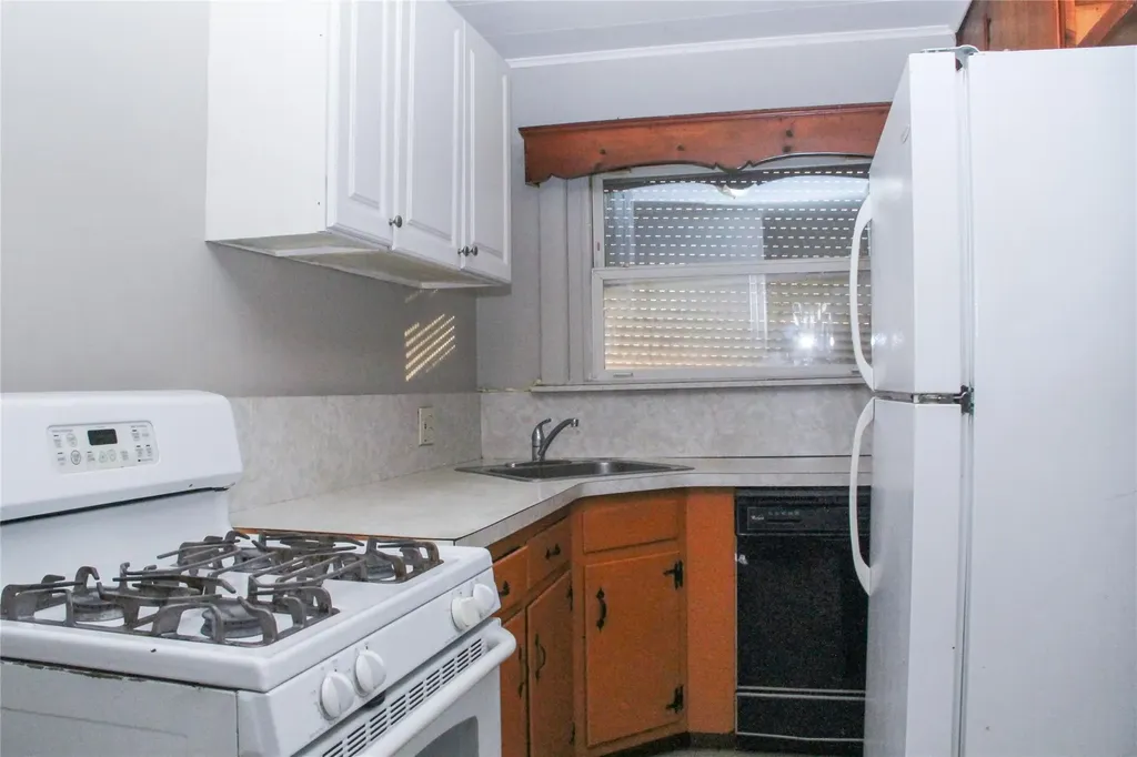 83 Evans Avenue Freeport NY 11520