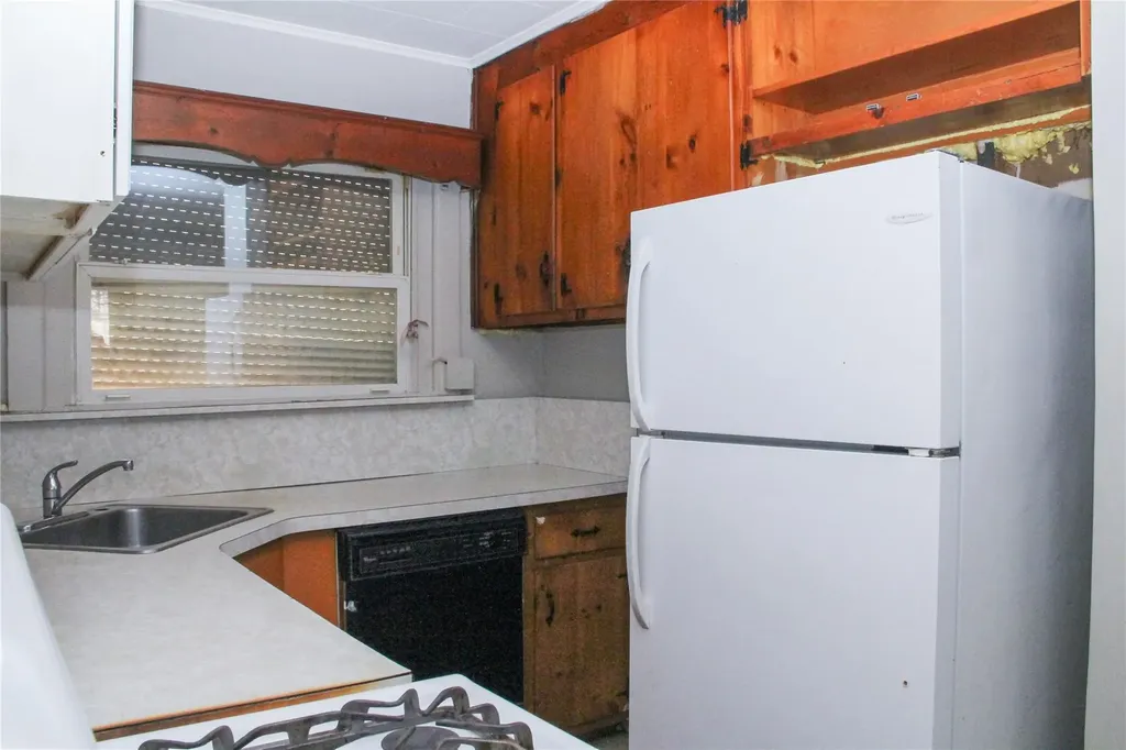 83 Evans Avenue Freeport NY 11520