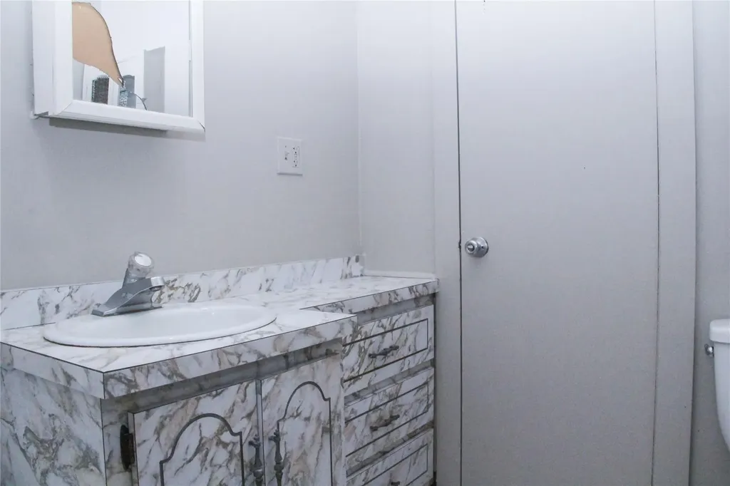 83 Evans Avenue Freeport NY 11520