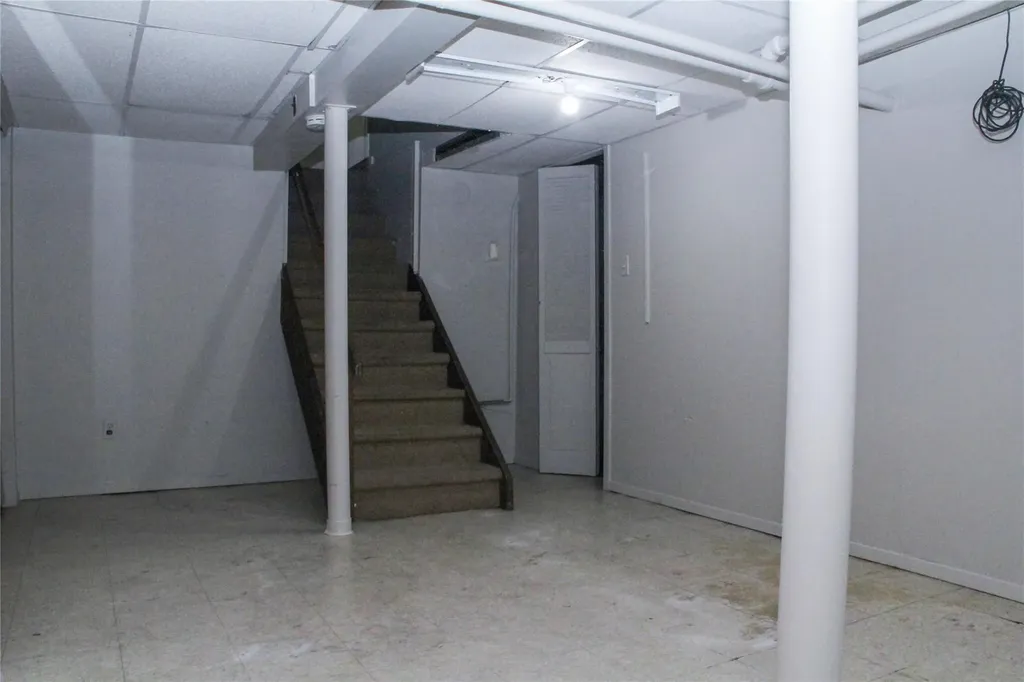 83 Evans Avenue Freeport NY 11520