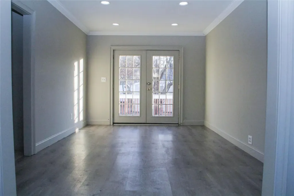 83 Evans Avenue Freeport NY 11520