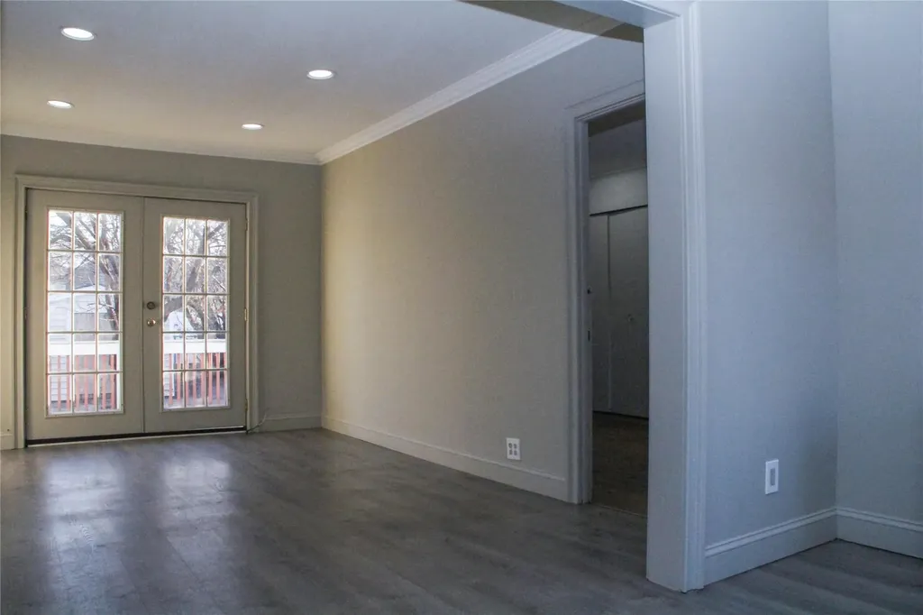 83 Evans Avenue Freeport NY 11520