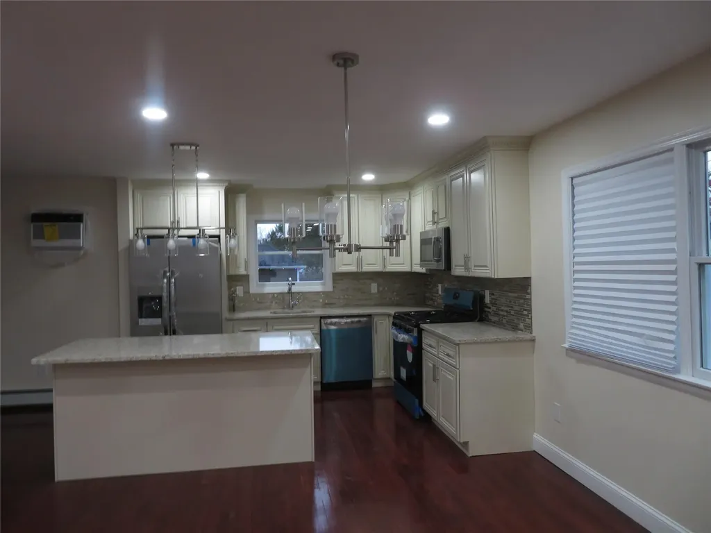 326 Brook Avenue Bay Shore NY 11706