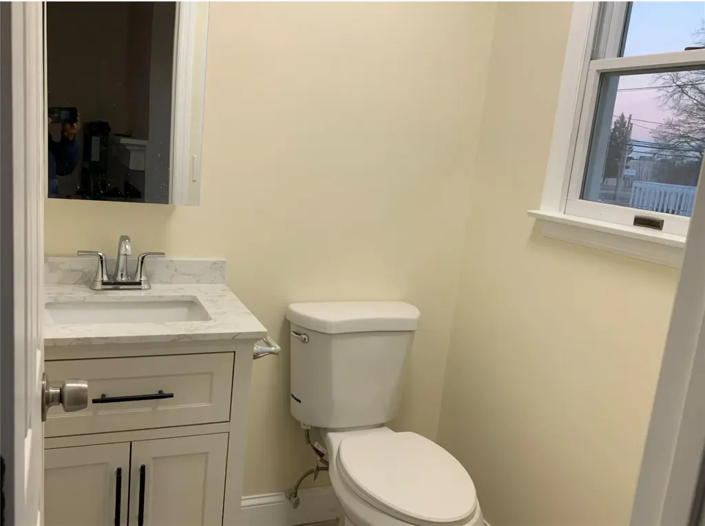 326 Brook Avenue Bay Shore NY 11706