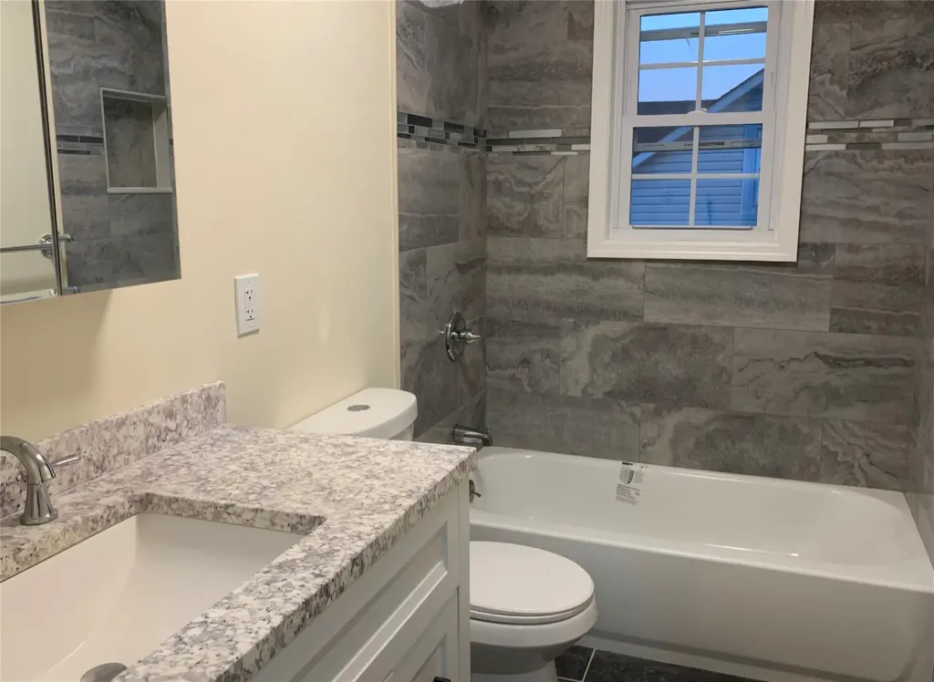 326 Brook Avenue Bay Shore NY 11706