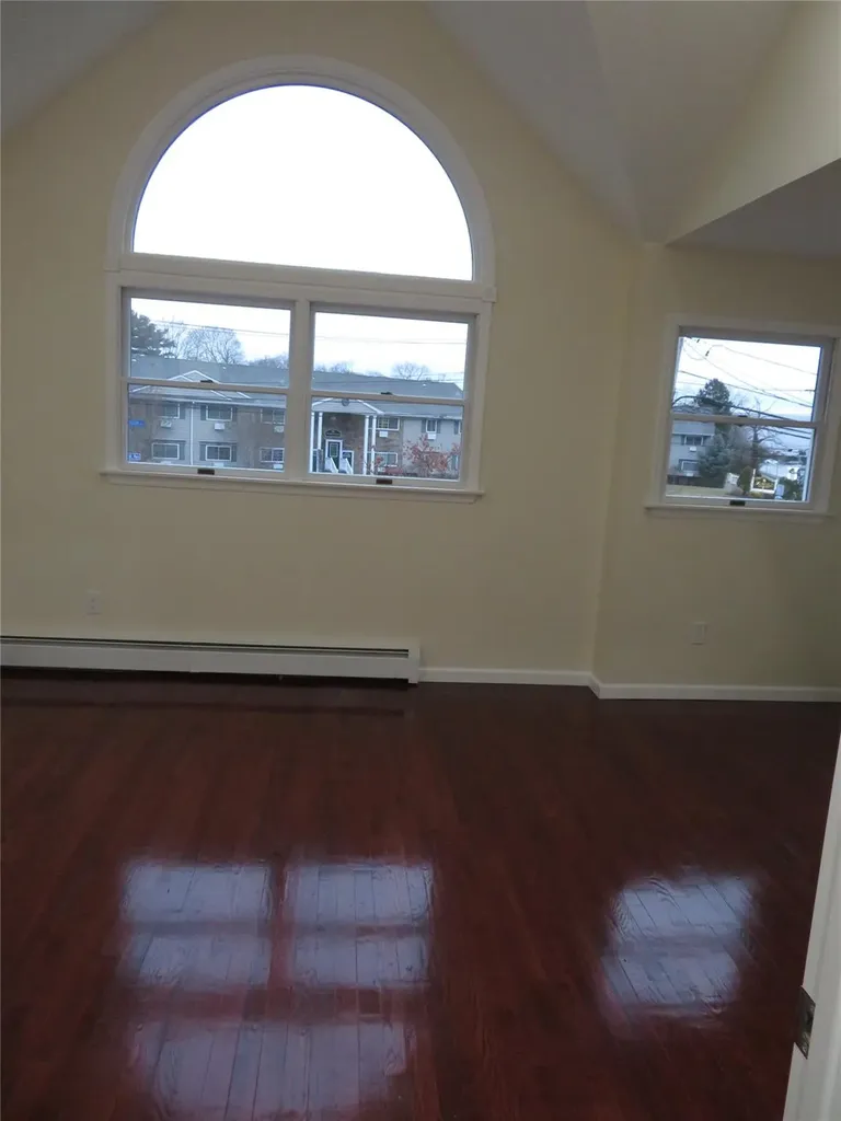 326 Brook Avenue Bay Shore NY 11706