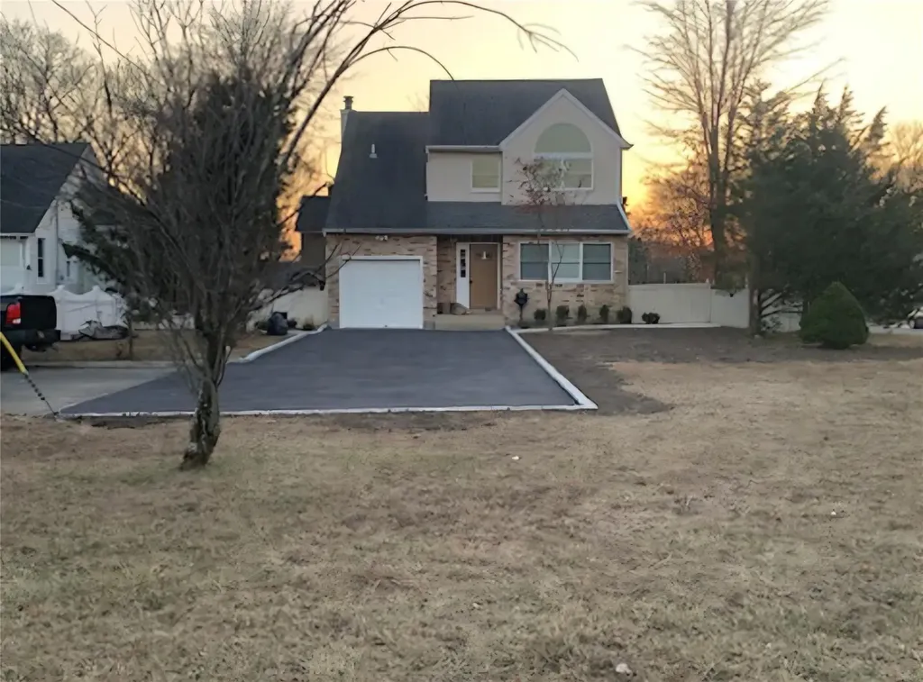 326 Brook Avenue Bay Shore NY 11706