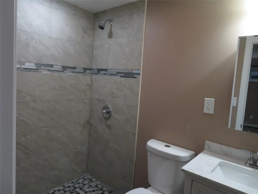 326 Brook Avenue Bay Shore NY 11706