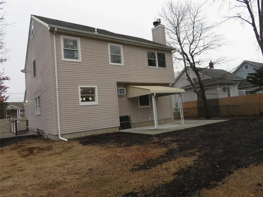 326 Brook Avenue Bay Shore NY 11706