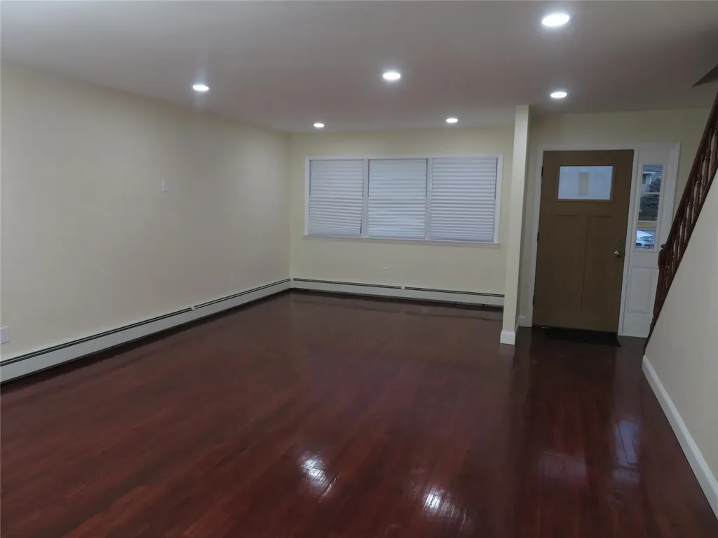 326 Brook Avenue Bay Shore NY 11706