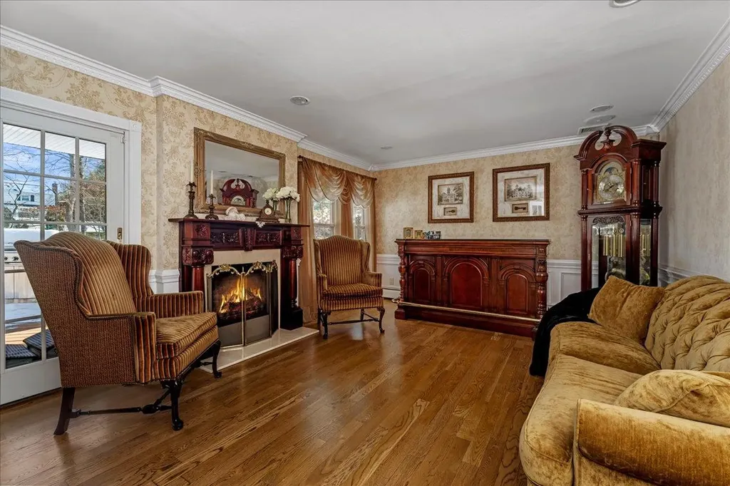 20 Mclane Drive Dix Hills NY 11746