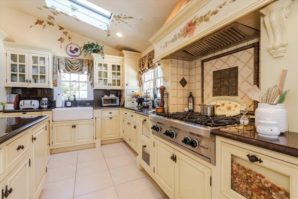 20 Mclane Drive Dix Hills NY 11746