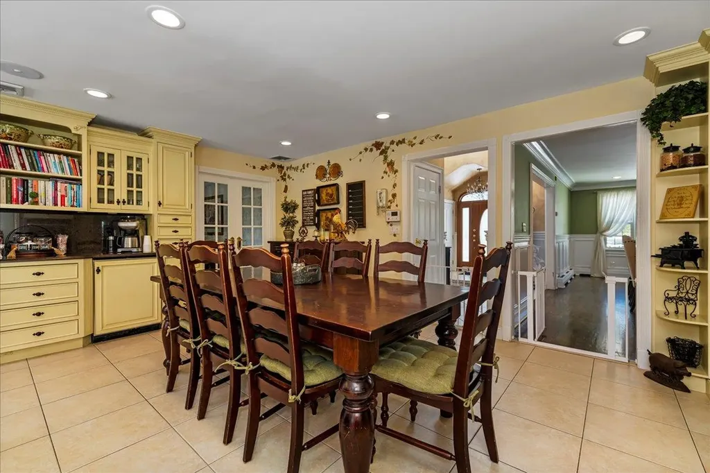 20 Mclane Drive Dix Hills NY 11746