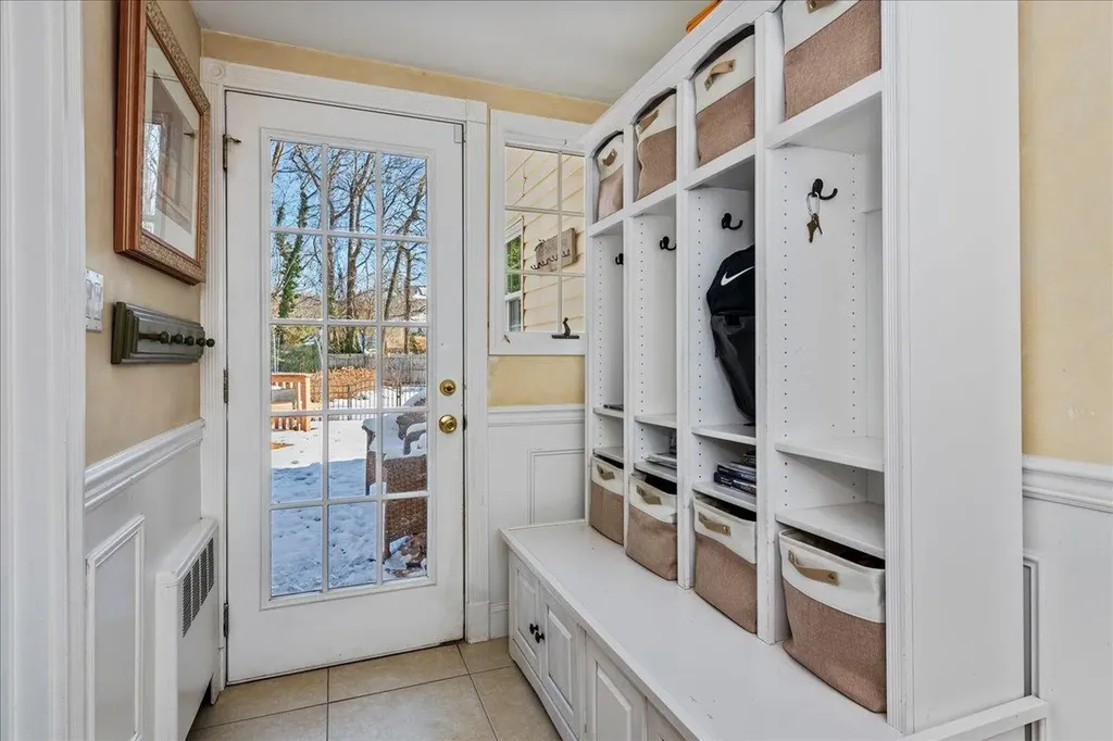20 Mclane Drive Dix Hills NY 11746