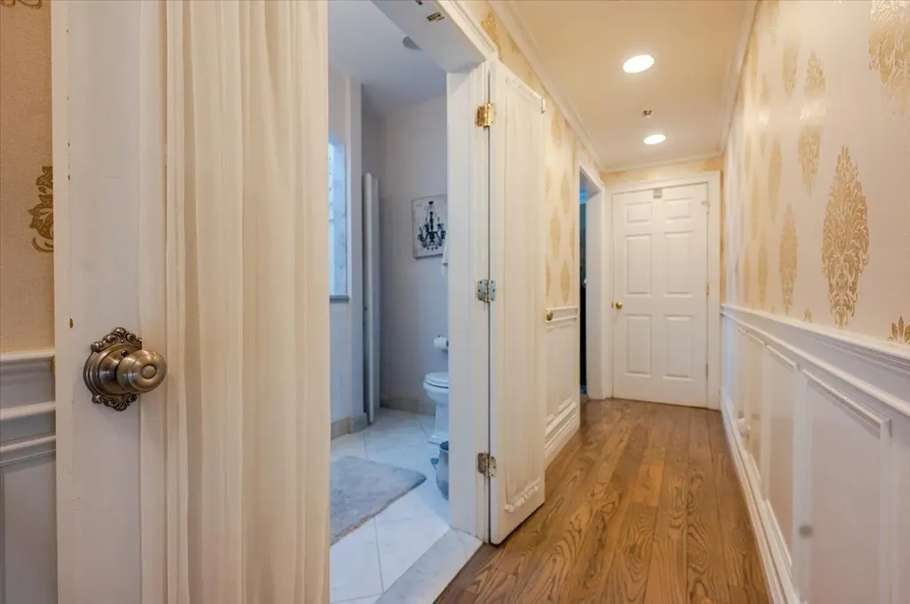 20 Mclane Drive Dix Hills NY 11746