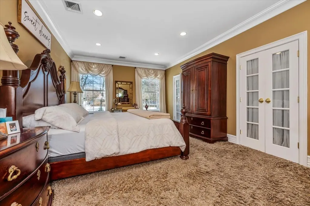 20 Mclane Drive Dix Hills NY 11746