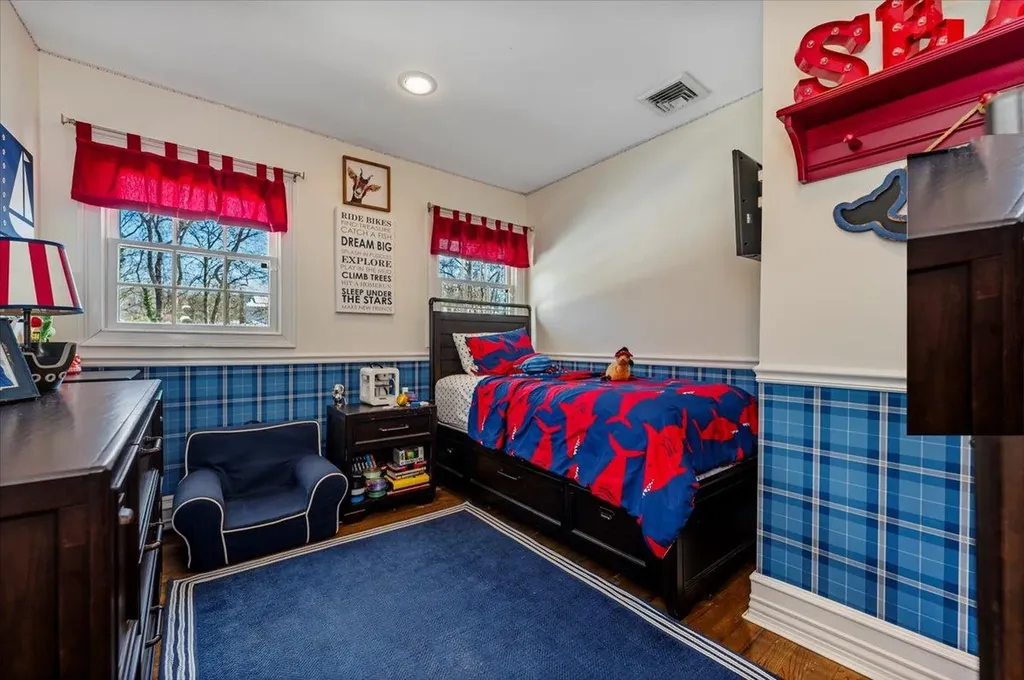 20 Mclane Drive Dix Hills NY 11746